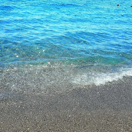Gianna Seaside Daire *